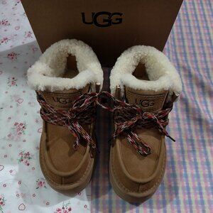 UGG Funkarra Lace-up Snow Boots